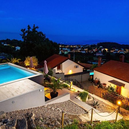 Srok Apartments With Pool 카스타브 외부 사진