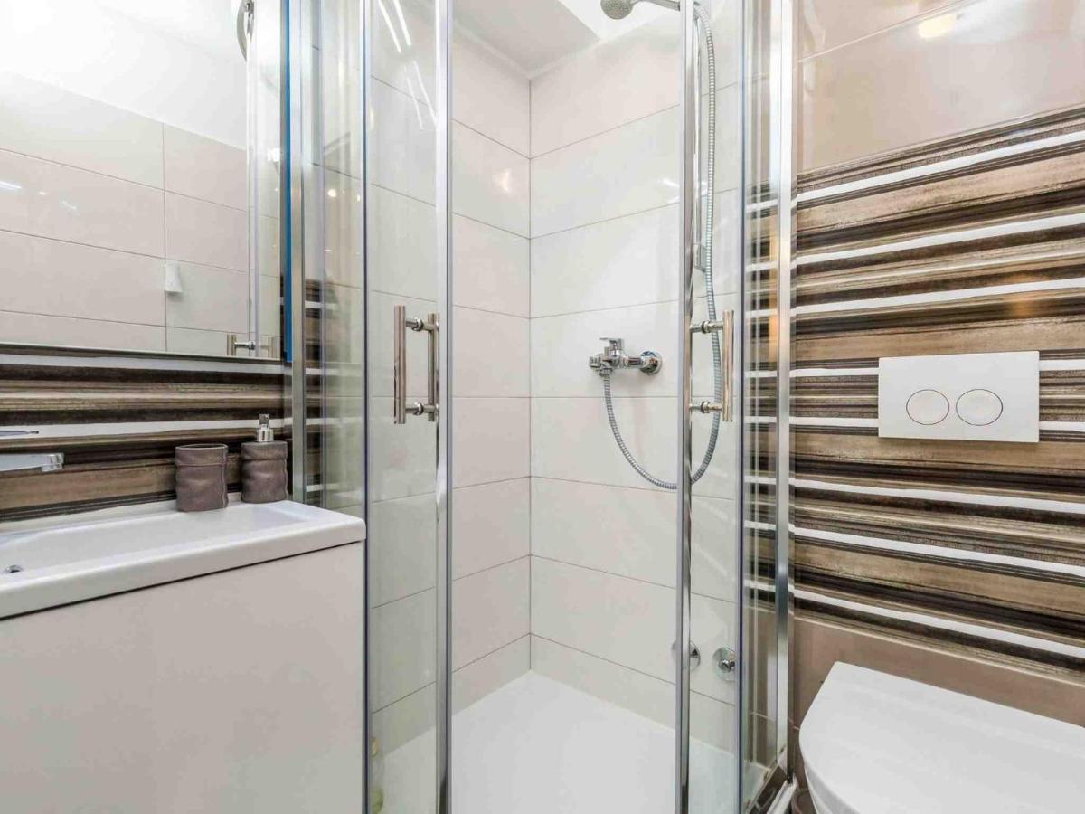 Srok Apartments With Pool 카스타브 객실 사진
